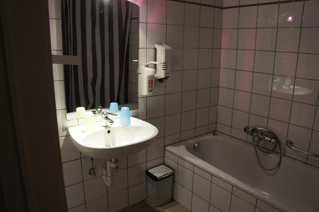 Alsput Hotel هاله الغرفة الصورة